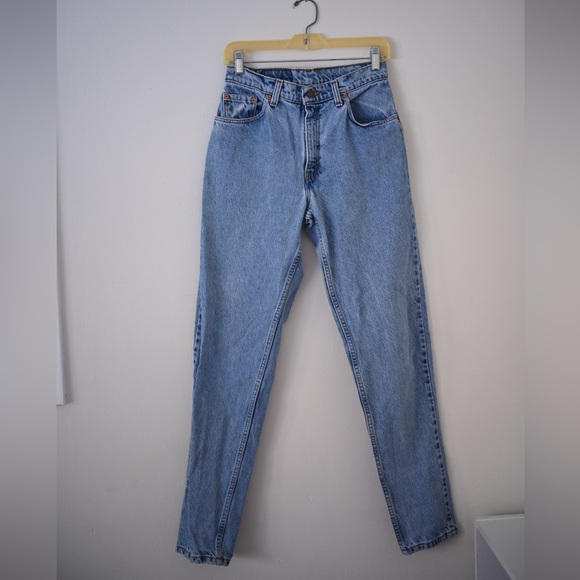 Vintage Levi's Relaxed Fit 550’s Light Blue Denim Womens 9 Long Jeans from 1995 - Picture 2 of 12